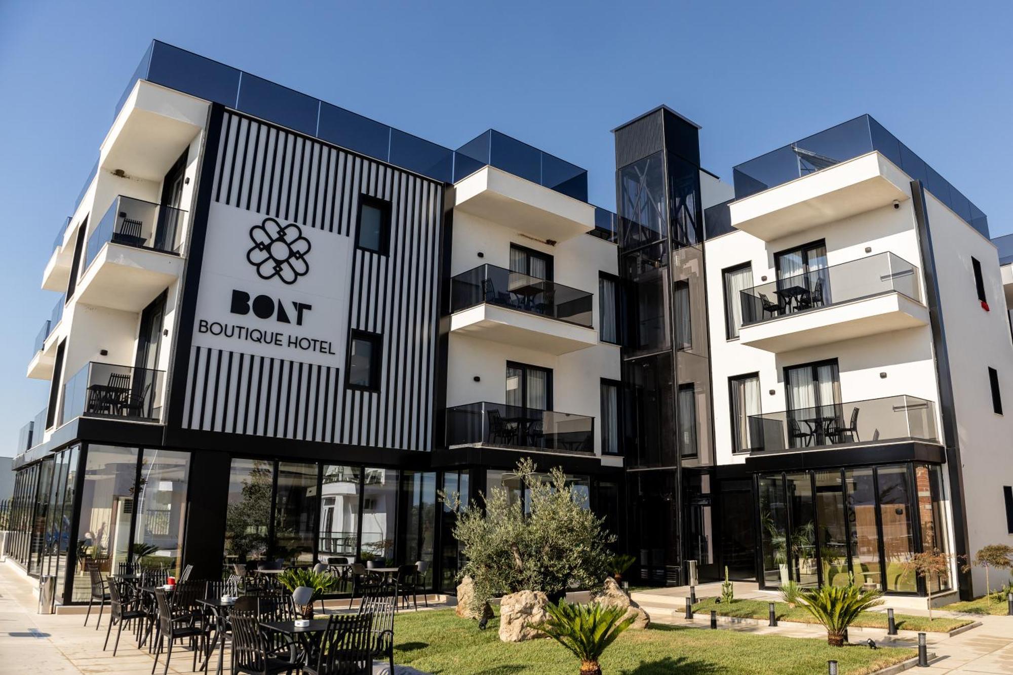 Bolt Boutique Hotel Лежа Екстер'єр фото