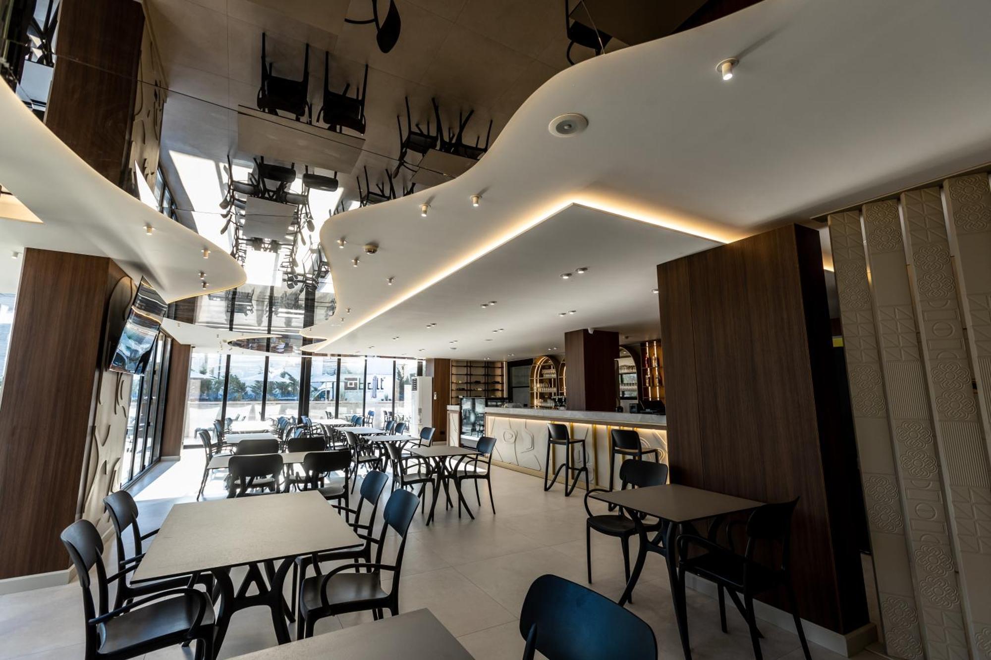 Bolt Boutique Hotel Лежа Екстер'єр фото
