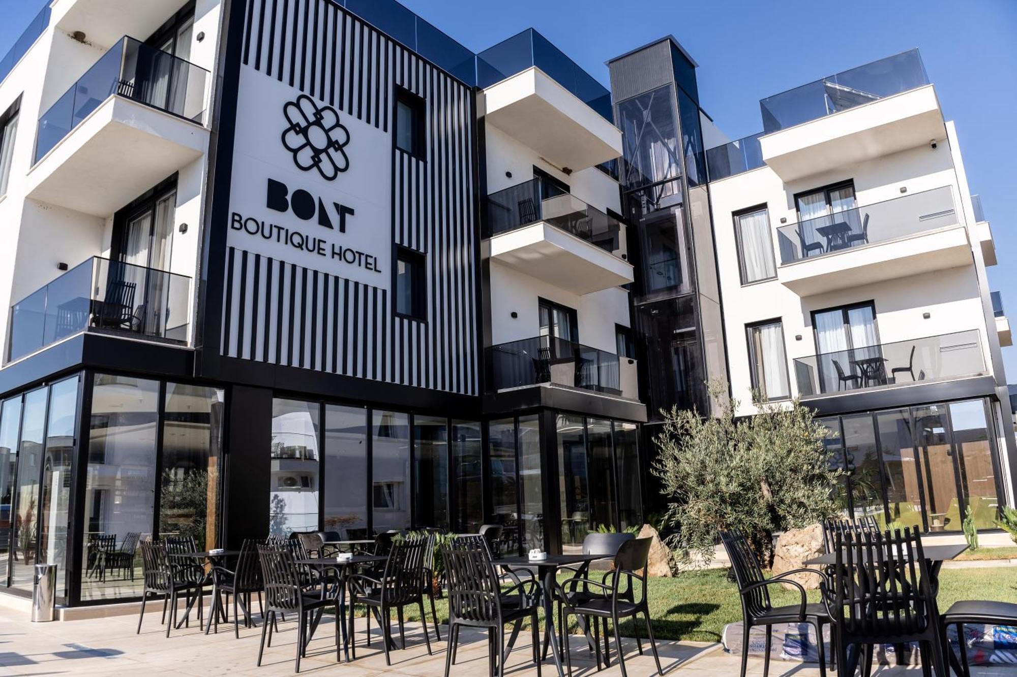 Bolt Boutique Hotel Лежа Екстер'єр фото