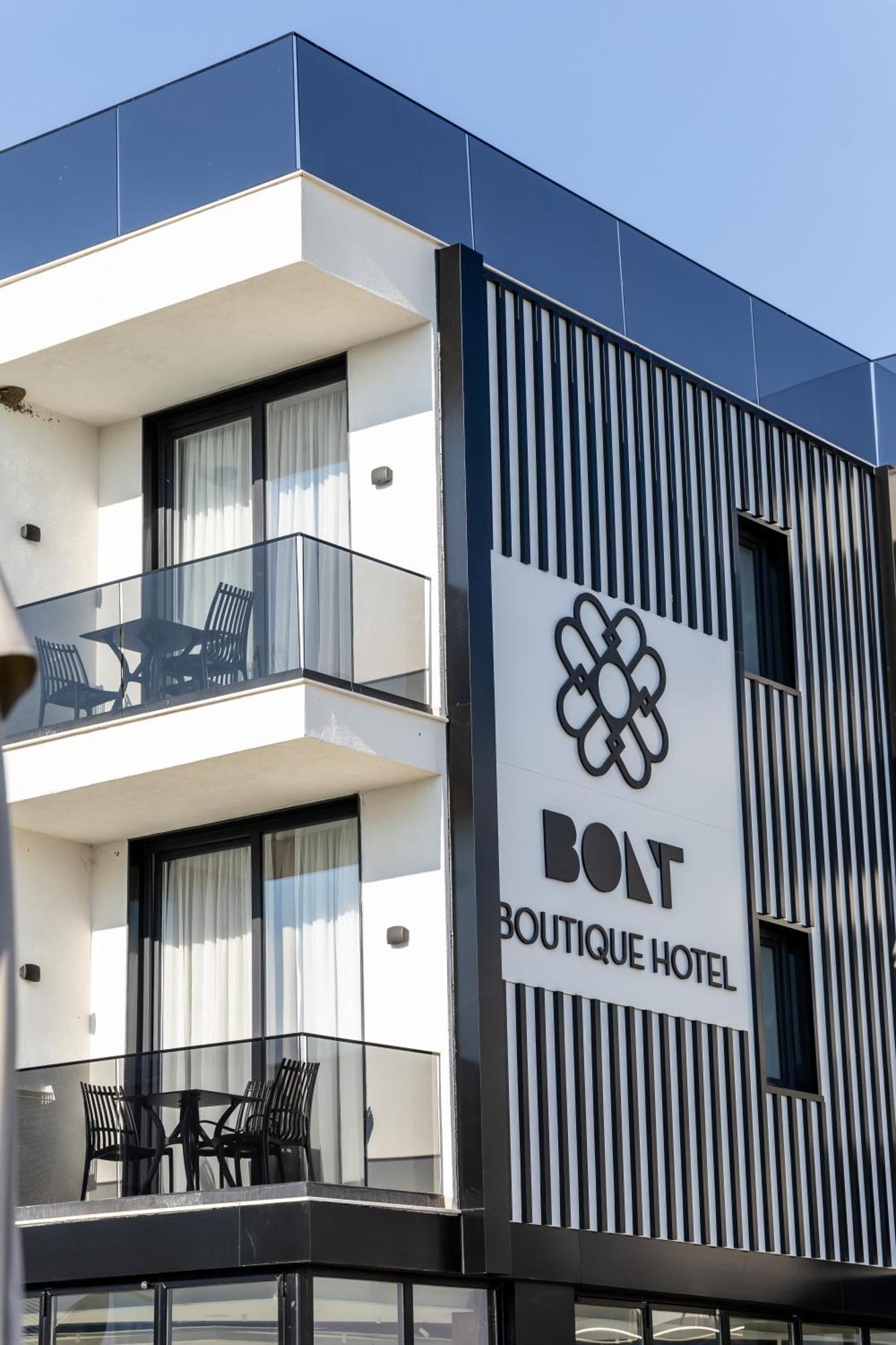 Bolt Boutique Hotel Лежа Екстер'єр фото
