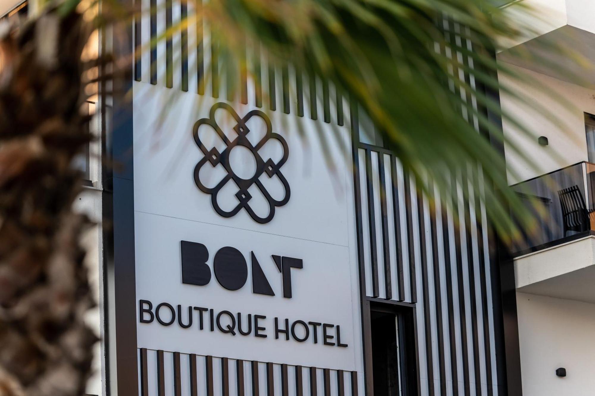 Bolt Boutique Hotel Лежа Екстер'єр фото