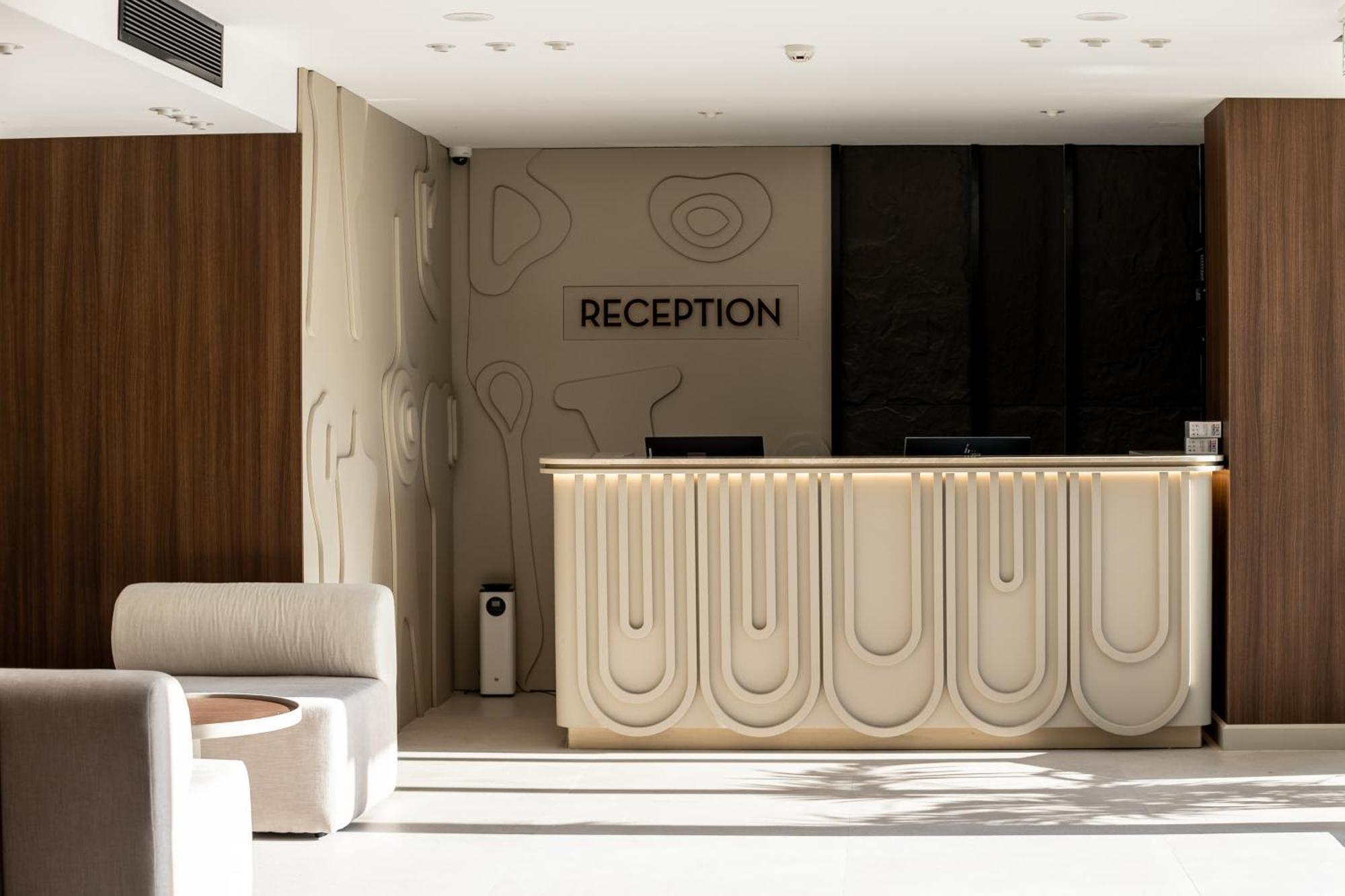 Bolt Boutique Hotel Лежа Екстер'єр фото