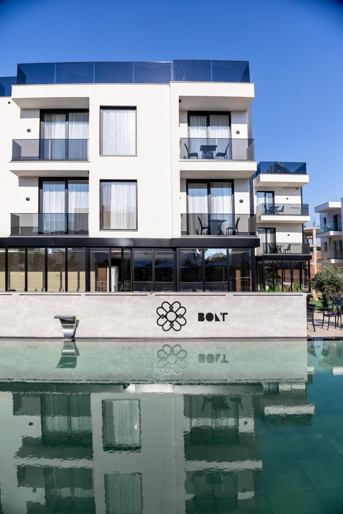 Bolt Boutique Hotel Лежа Екстер'єр фото