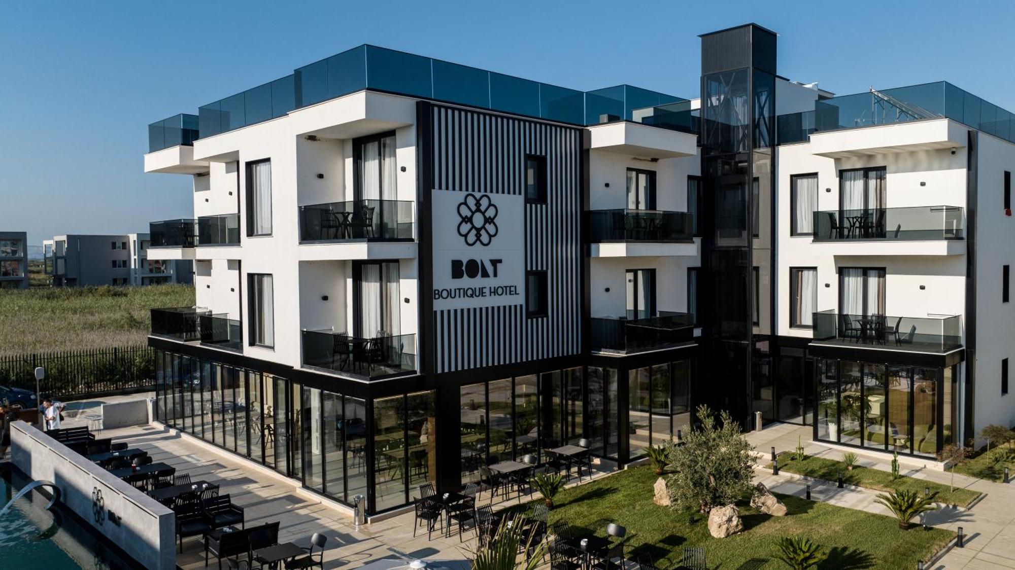 Bolt Boutique Hotel Лежа Екстер'єр фото