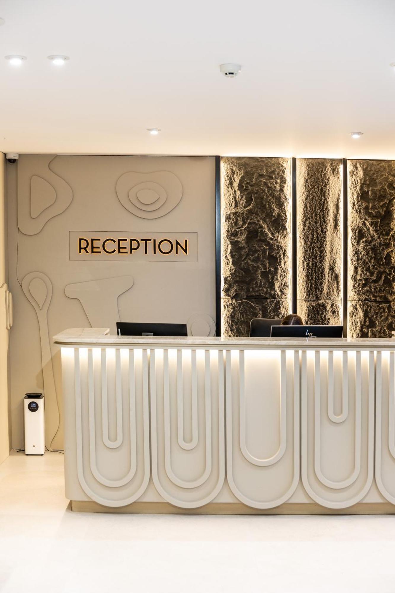 Bolt Boutique Hotel Лежа Екстер'єр фото