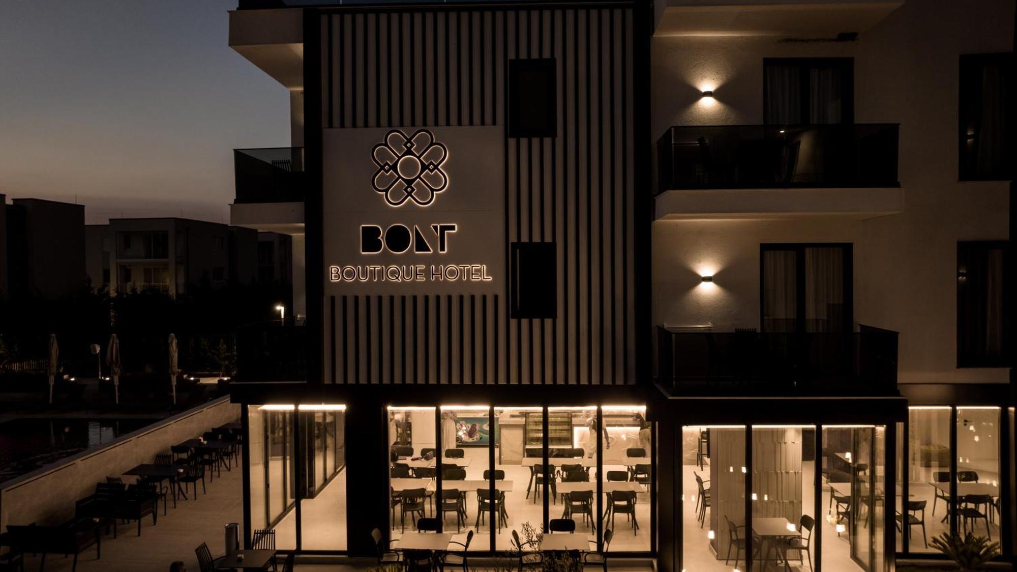 Bolt Boutique Hotel Лежа Екстер'єр фото