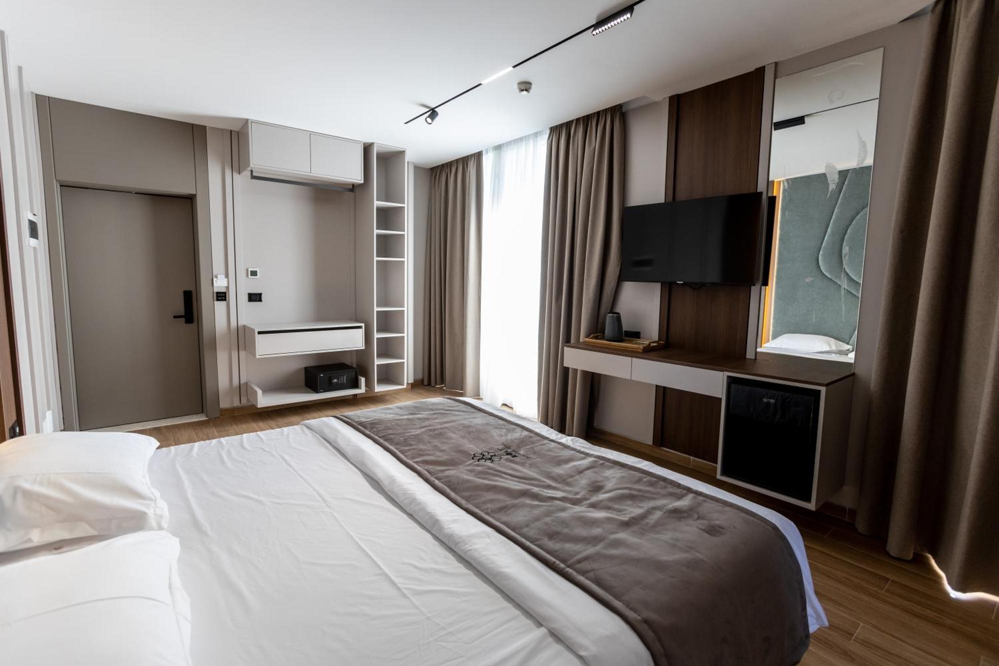Bolt Boutique Hotel Лежа Екстер'єр фото