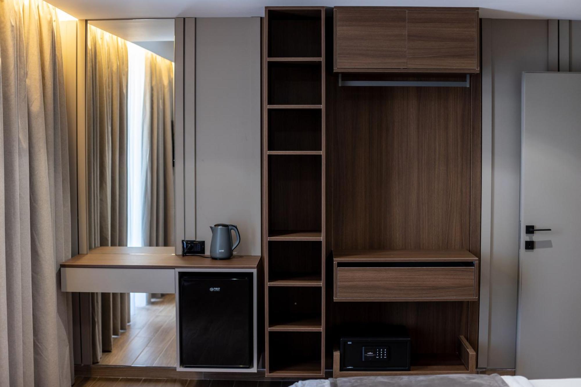 Bolt Boutique Hotel Лежа Екстер'єр фото