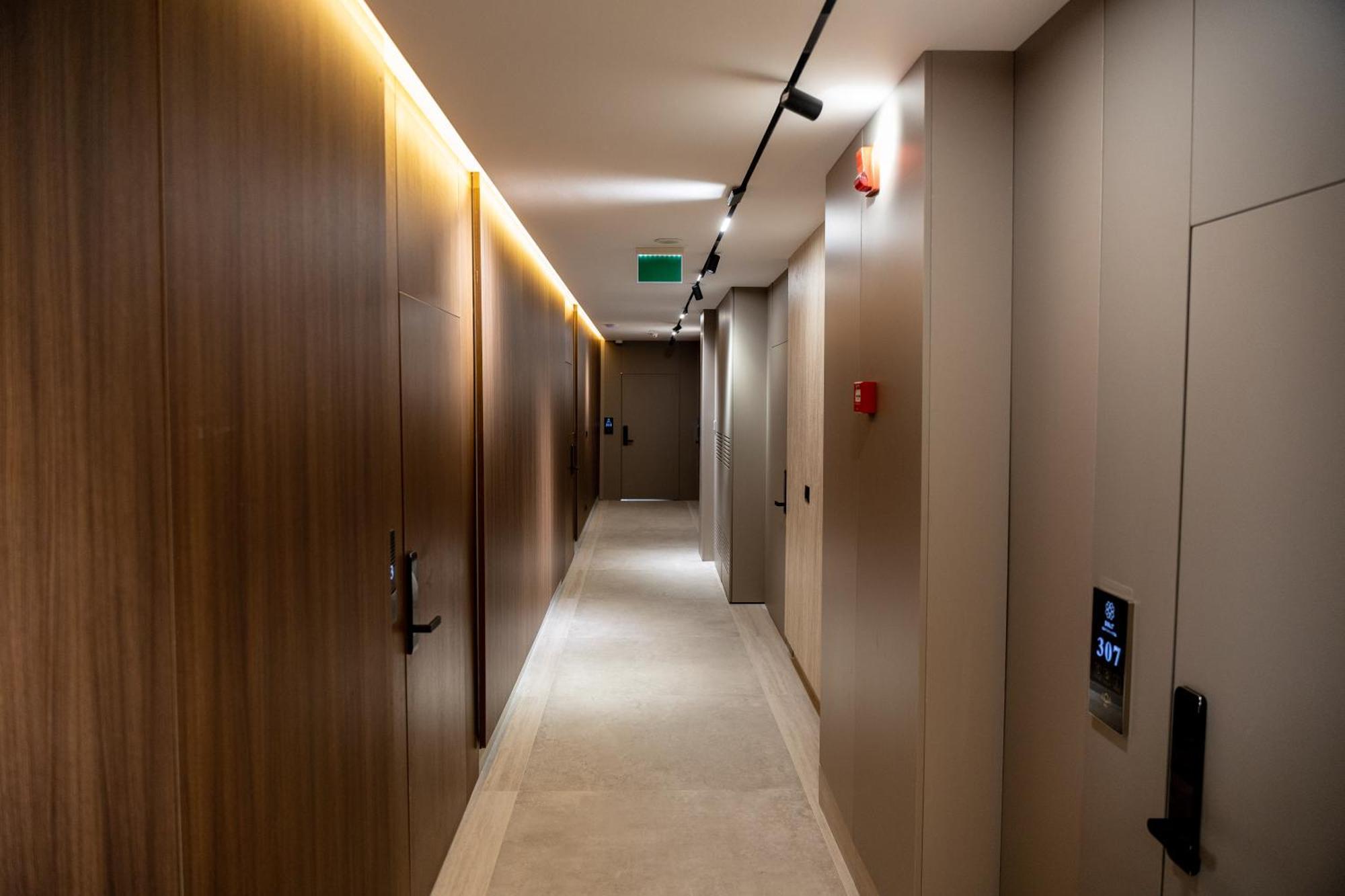 Bolt Boutique Hotel Лежа Екстер'єр фото