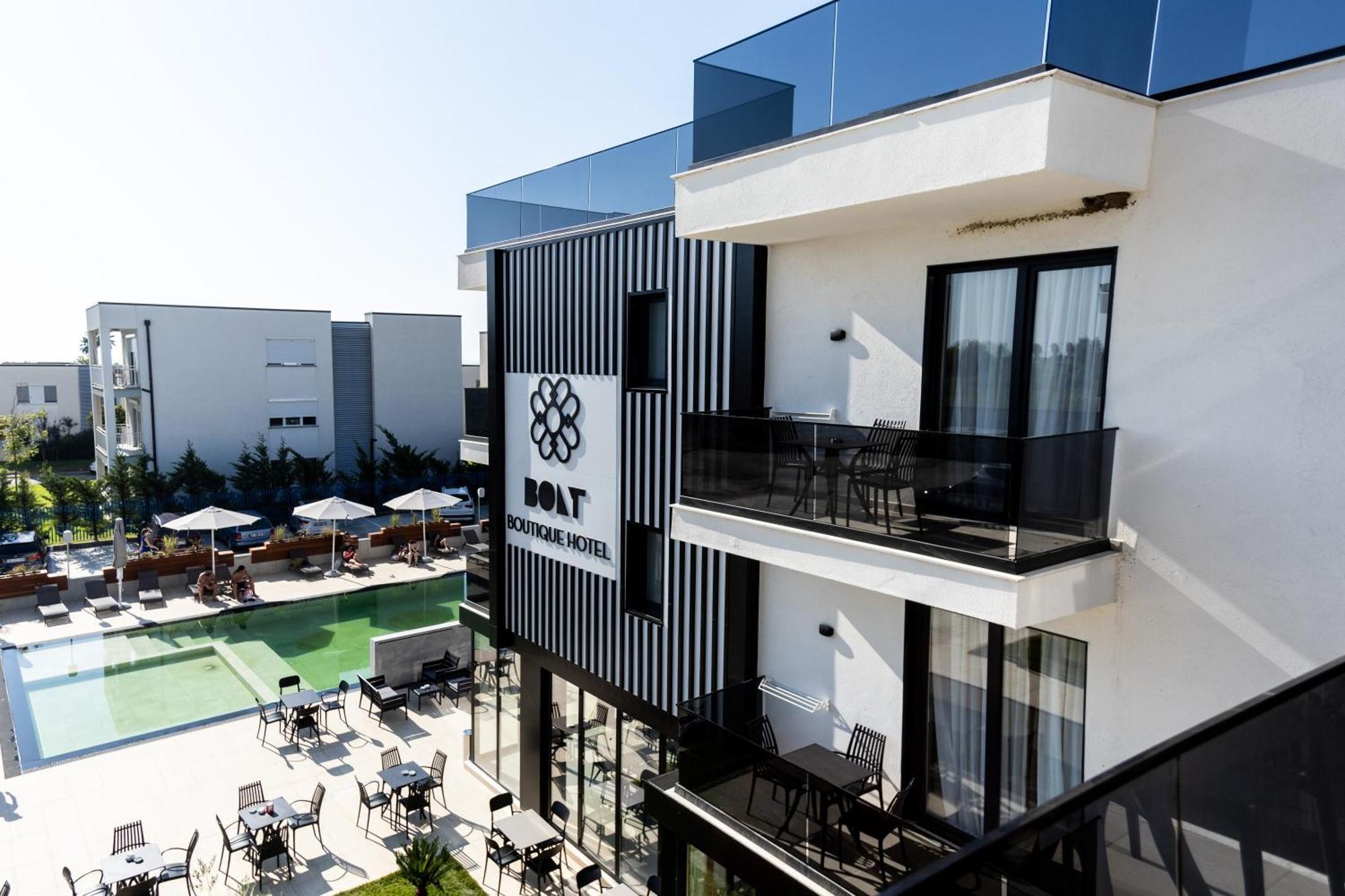 Bolt Boutique Hotel Лежа Екстер'єр фото
