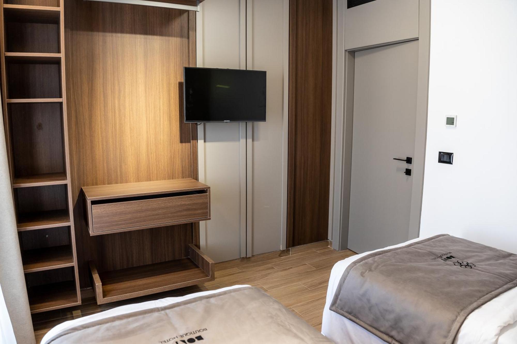 Bolt Boutique Hotel Лежа Екстер'єр фото